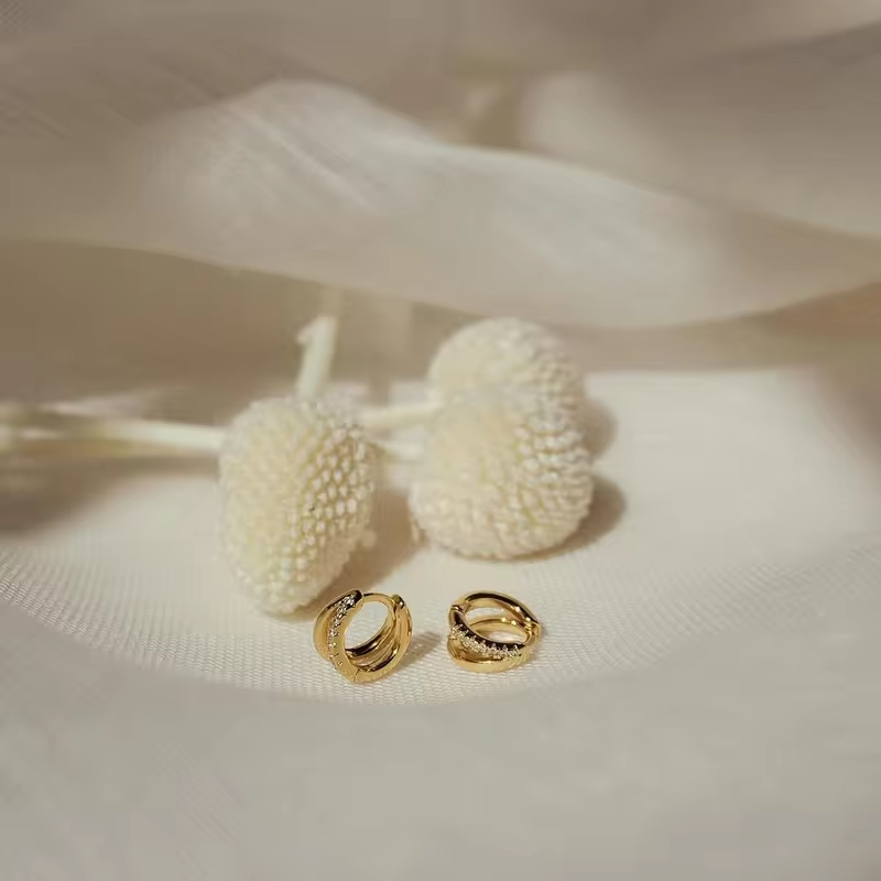 Gold Hoop Earrings for Women,14K Gold Plated Diamond Huggie Hoop Earrings for Women Wedding Gift For Woman Christmas Gift